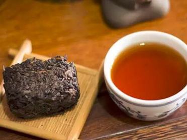 安化黑茶学校校长简历